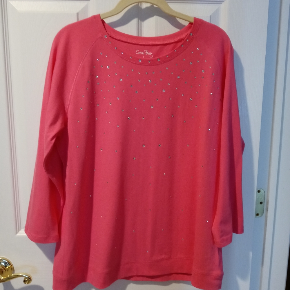 NWOT-Rhinestone Accent Top